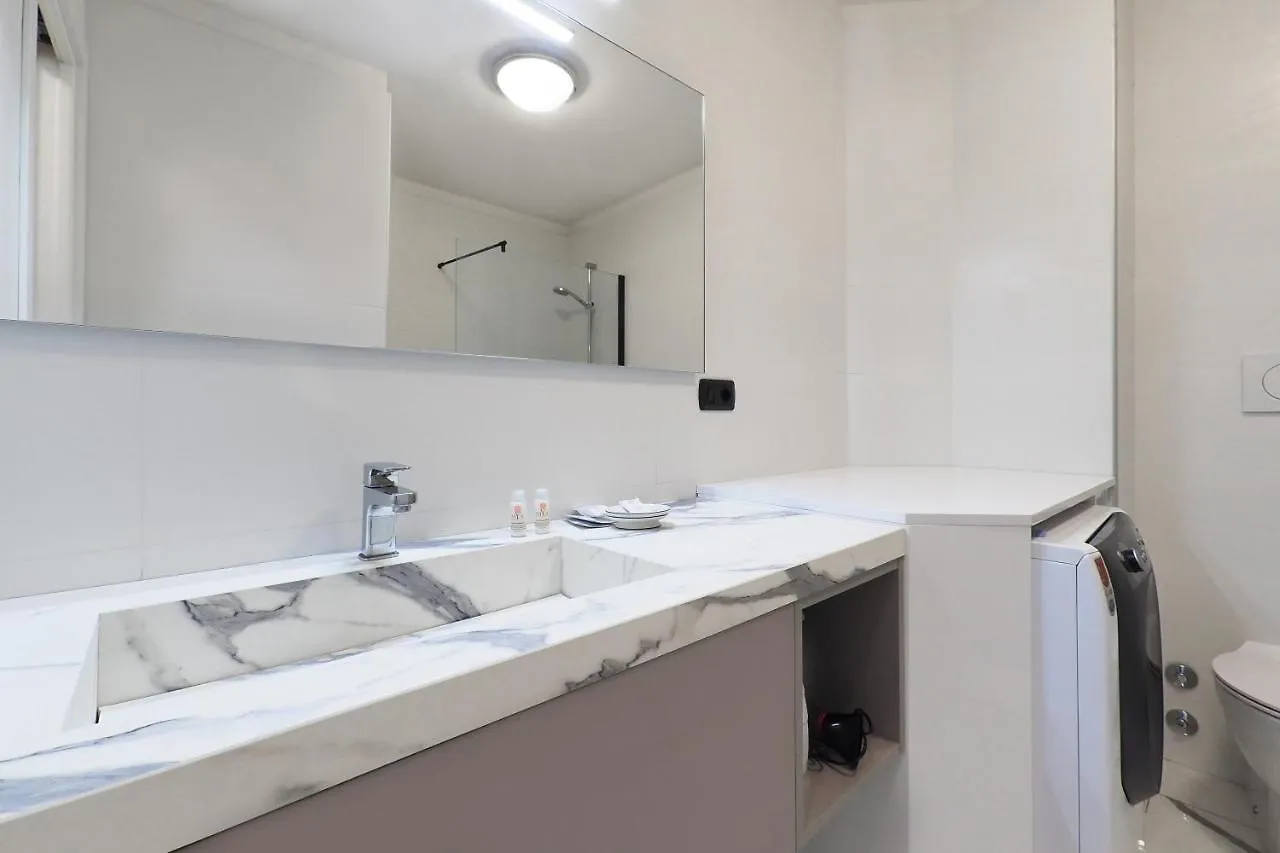 Duomo Luxury Apartment IV Milano 0*,  Italia