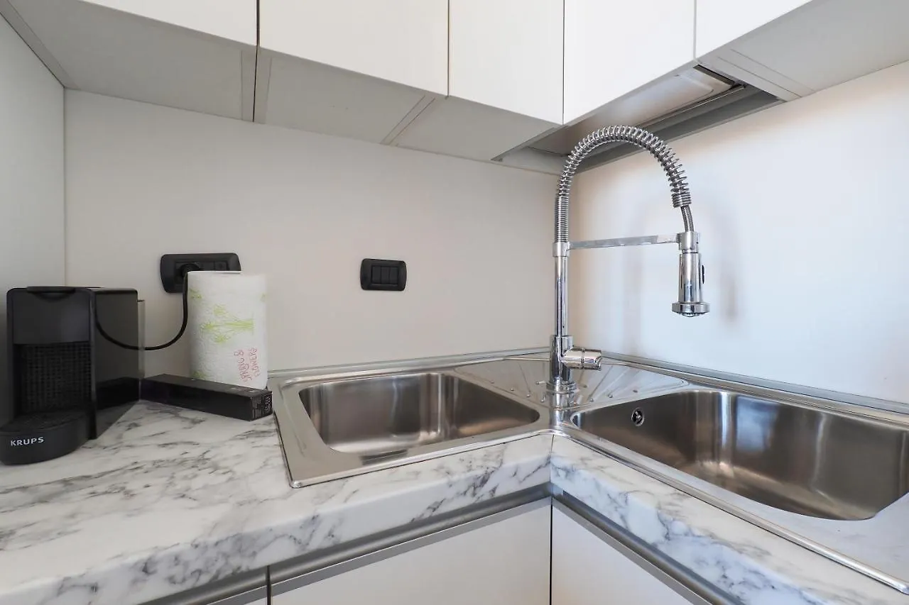 Duomo Luxury Apartment IV Milan