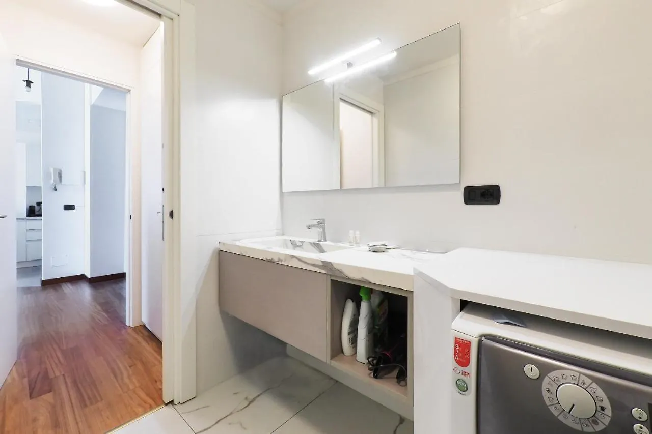 Duomo Luxury Apartment IV Milan 0*,